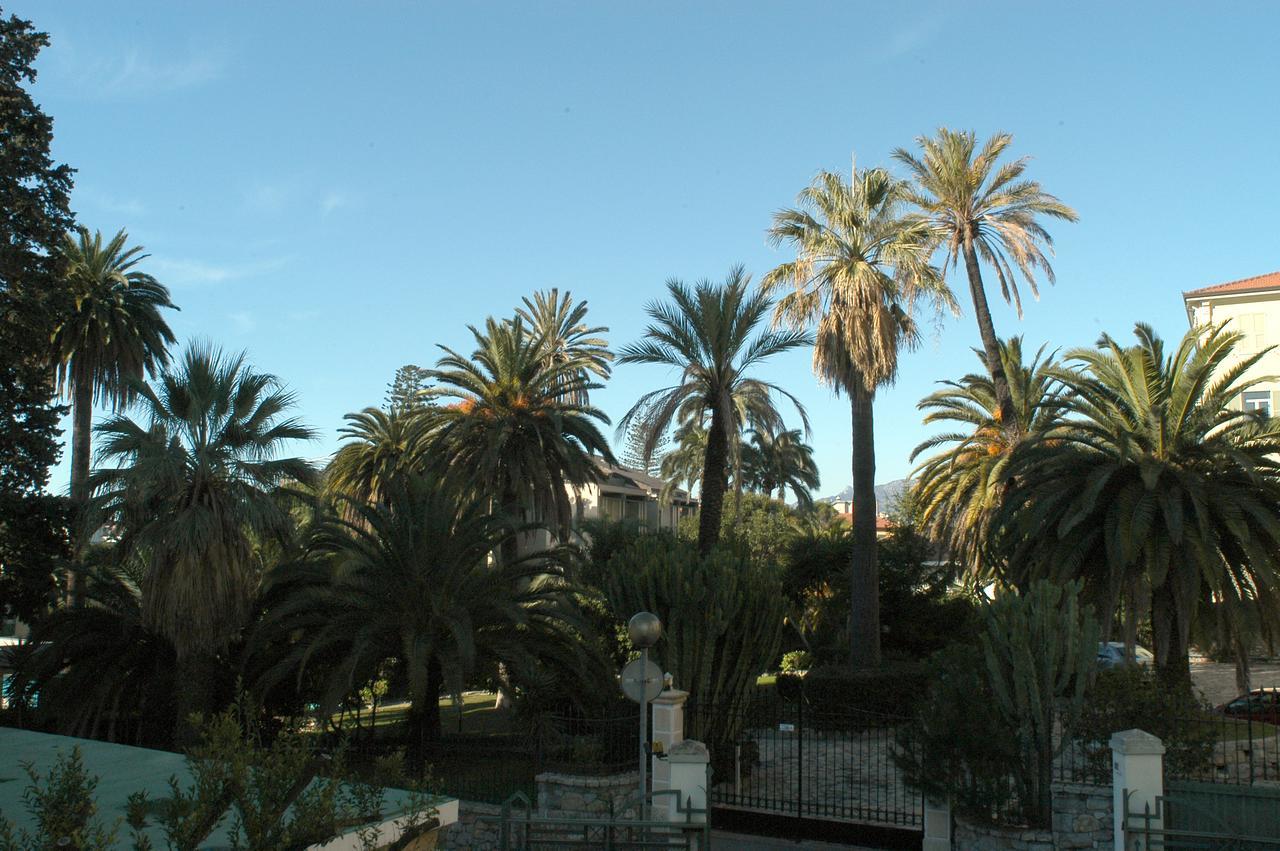 Villa Virginia Bordighera Extérieur photo